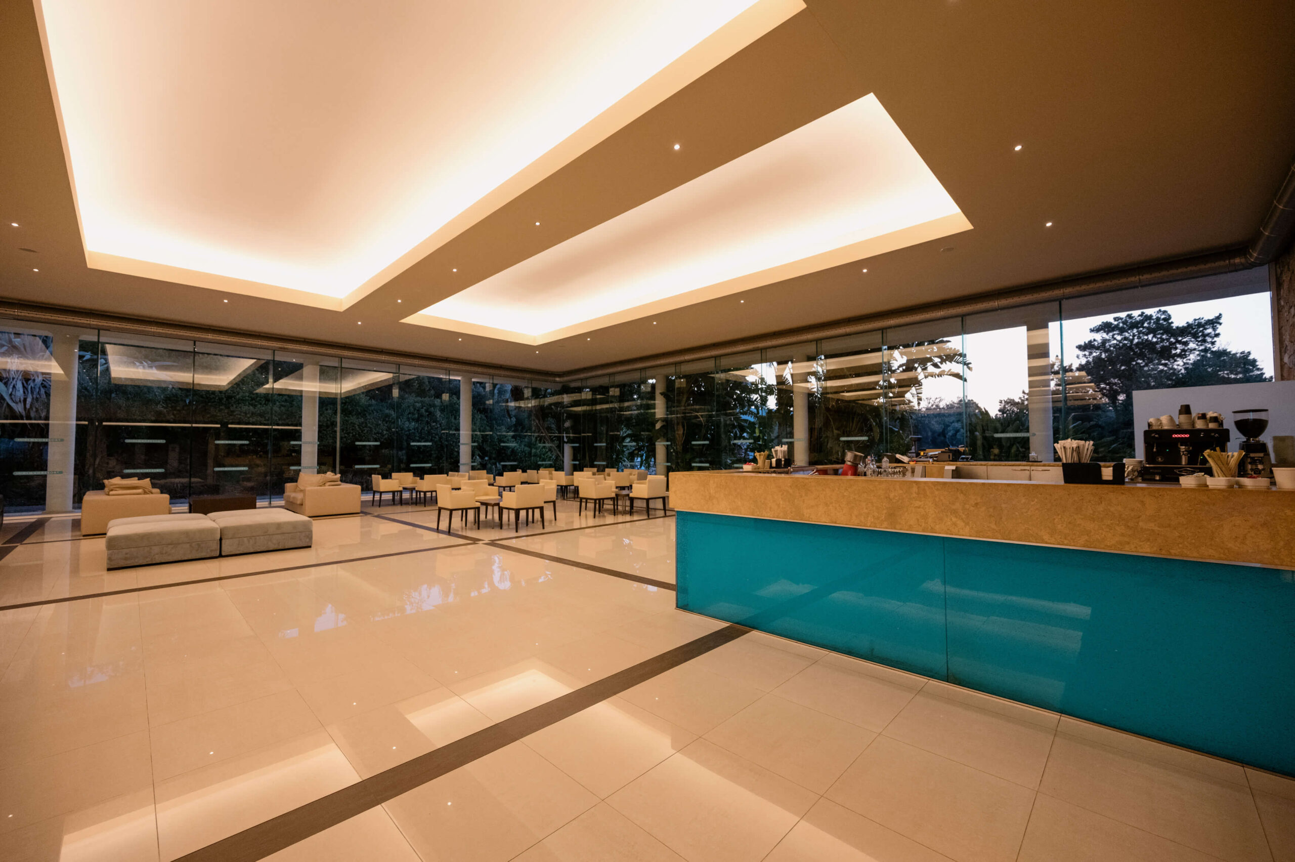 Lobby_Hydra_Beach_DSC_4268