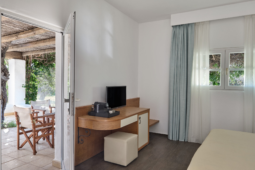 75_Hydra_Beach_14408