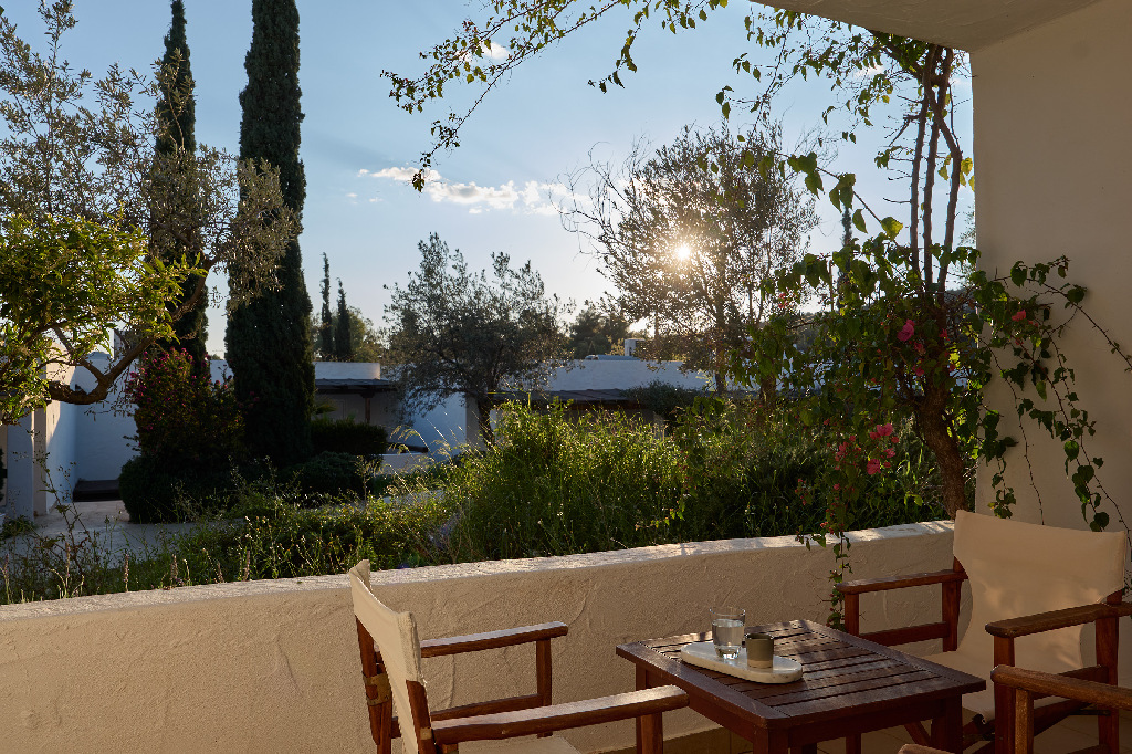 Deluxe Room Garden View_1307_Hydra_Beach_14049