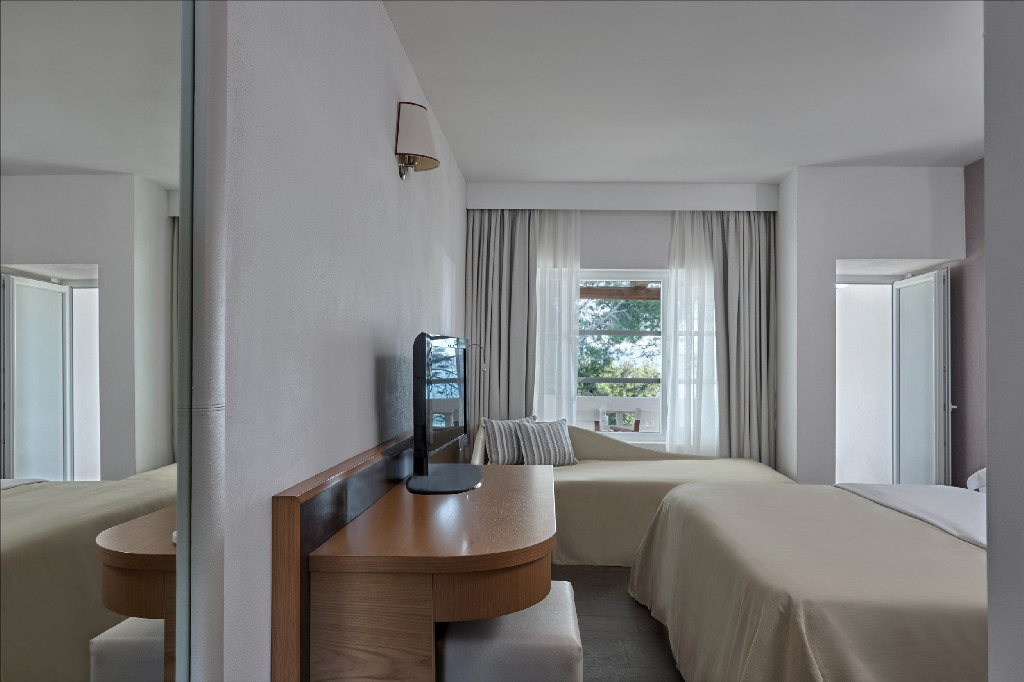 Premium Room_Sea View_518_Hydra_Beach_13989 L