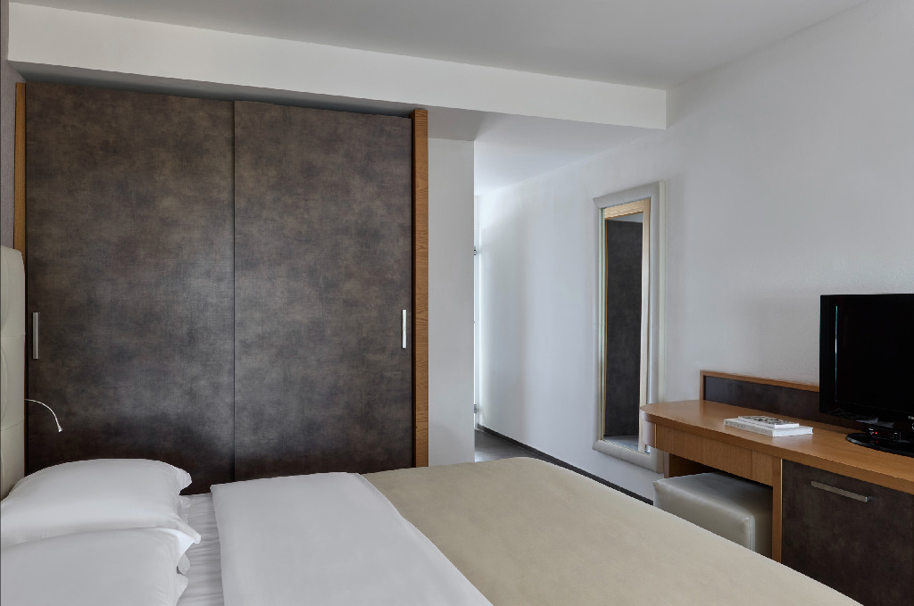 Premium Room_Sea View_518_Hydra_Beach_14025 H